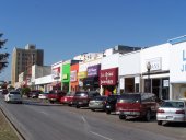 Le magasin Liz Bridal (ex Hardy Shoes) sur Jefferson Boulevard. 